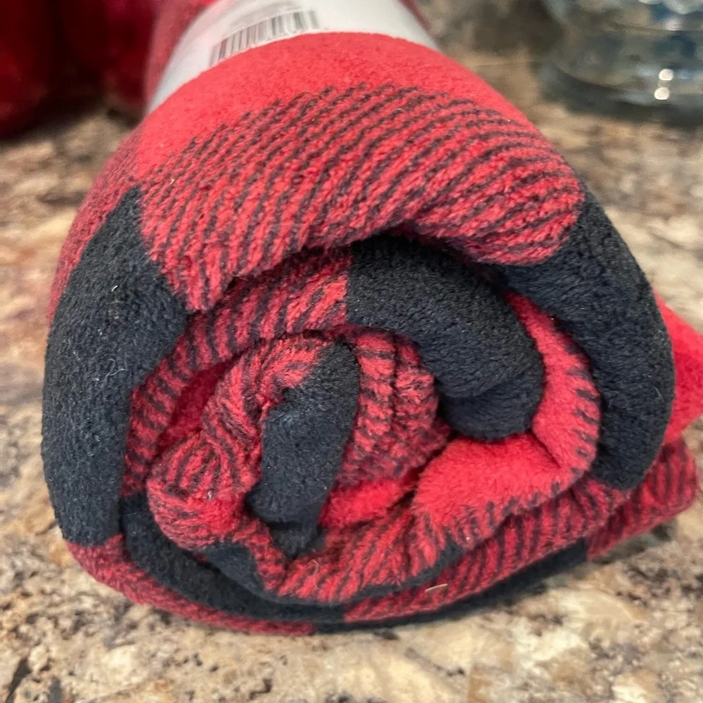 Comfort Bay Red and Black Plaid Soft Throw Blanket - Picture 5 of 5